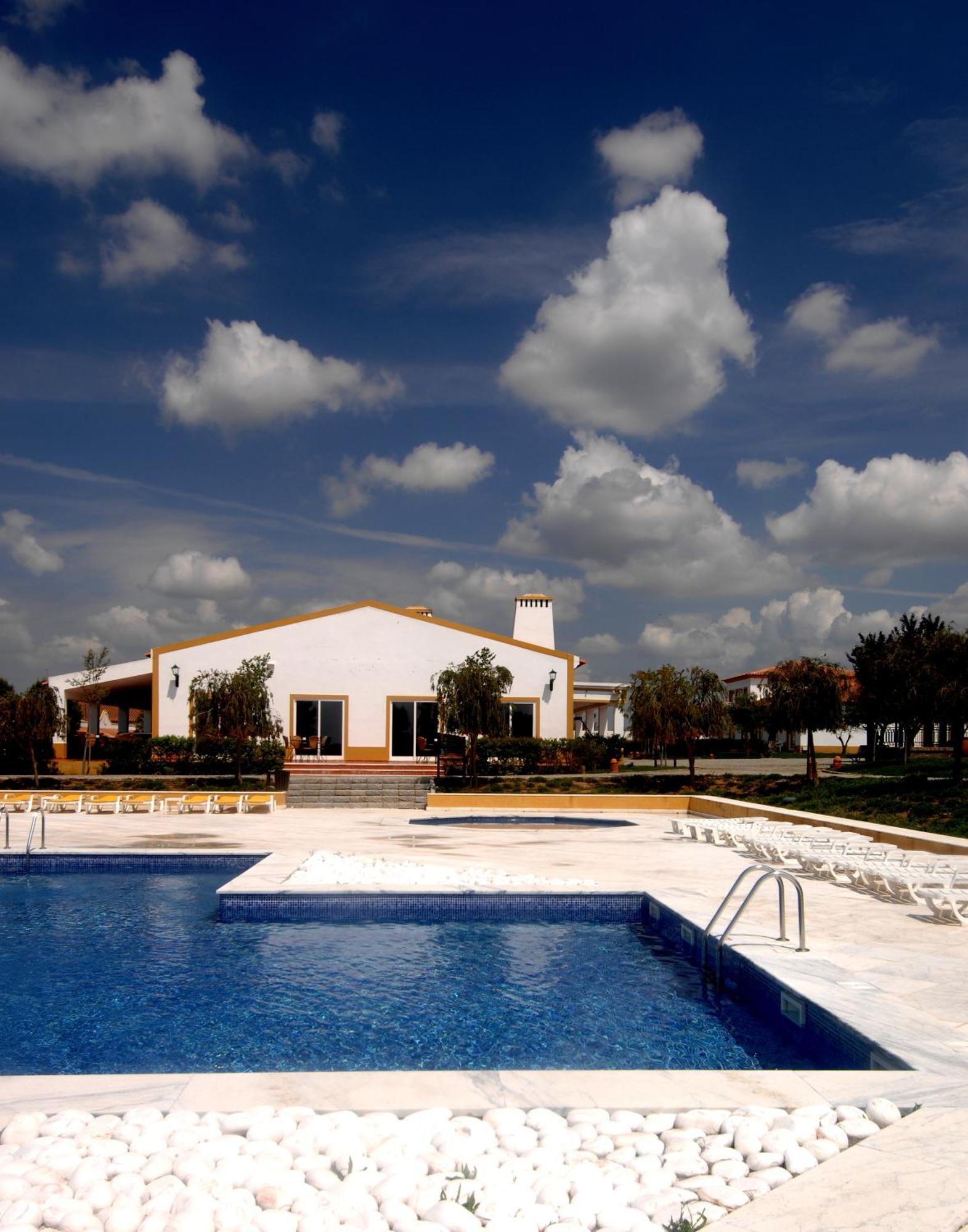 Vila Gale Alentejo Vineyard - Clube De Campo Albernoa Exteriör bild